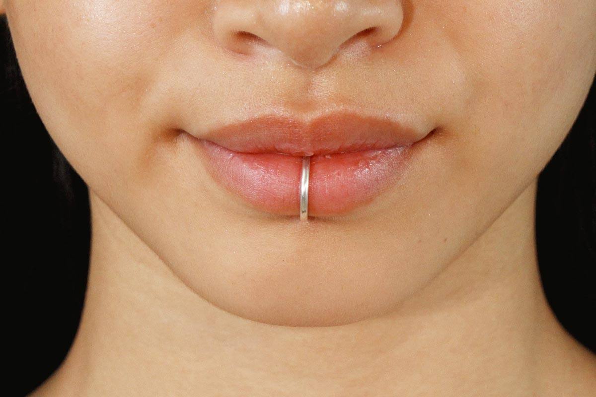 Overcoming The Pain Of Lip Piercings