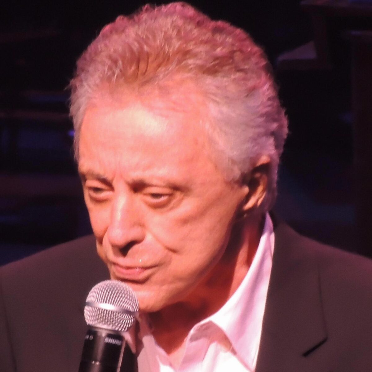 is frankie valli still alive