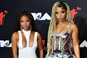 are chloe and halle twins 1 1