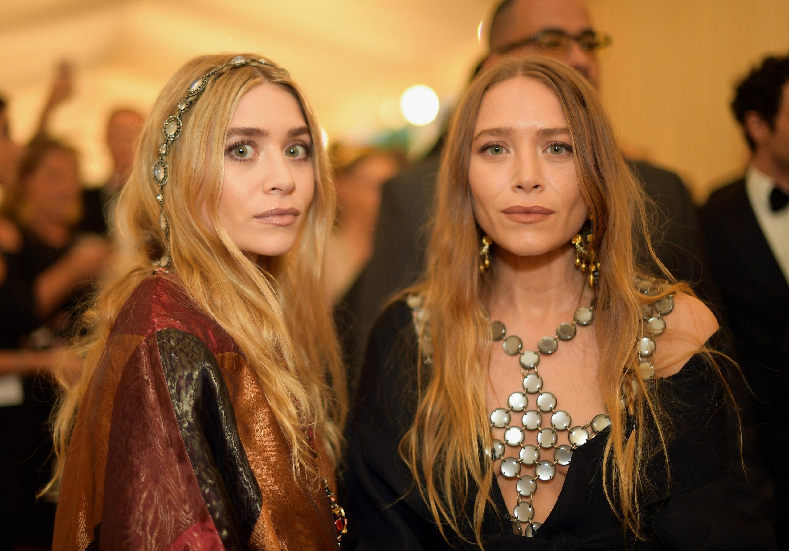 are the olsen twins identical