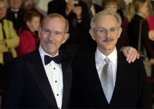 are the smothers brothers still alive 1 1