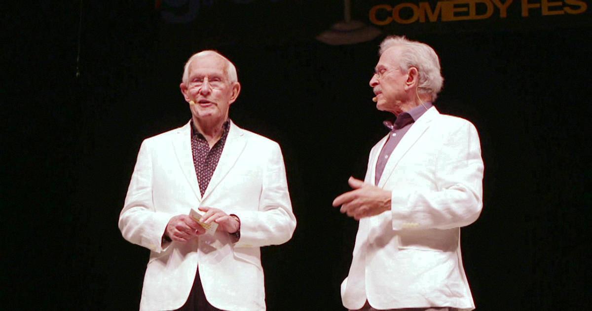 are the smothers brothers still alive