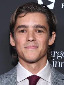 brenton thwaites 1674354139