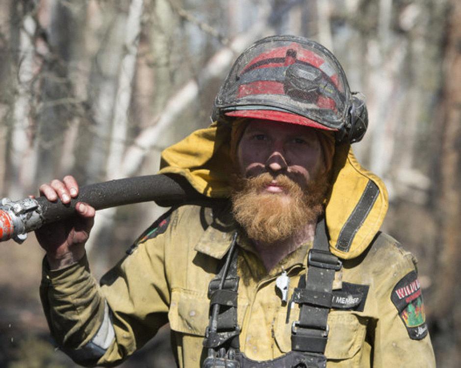 can firefighters have beards