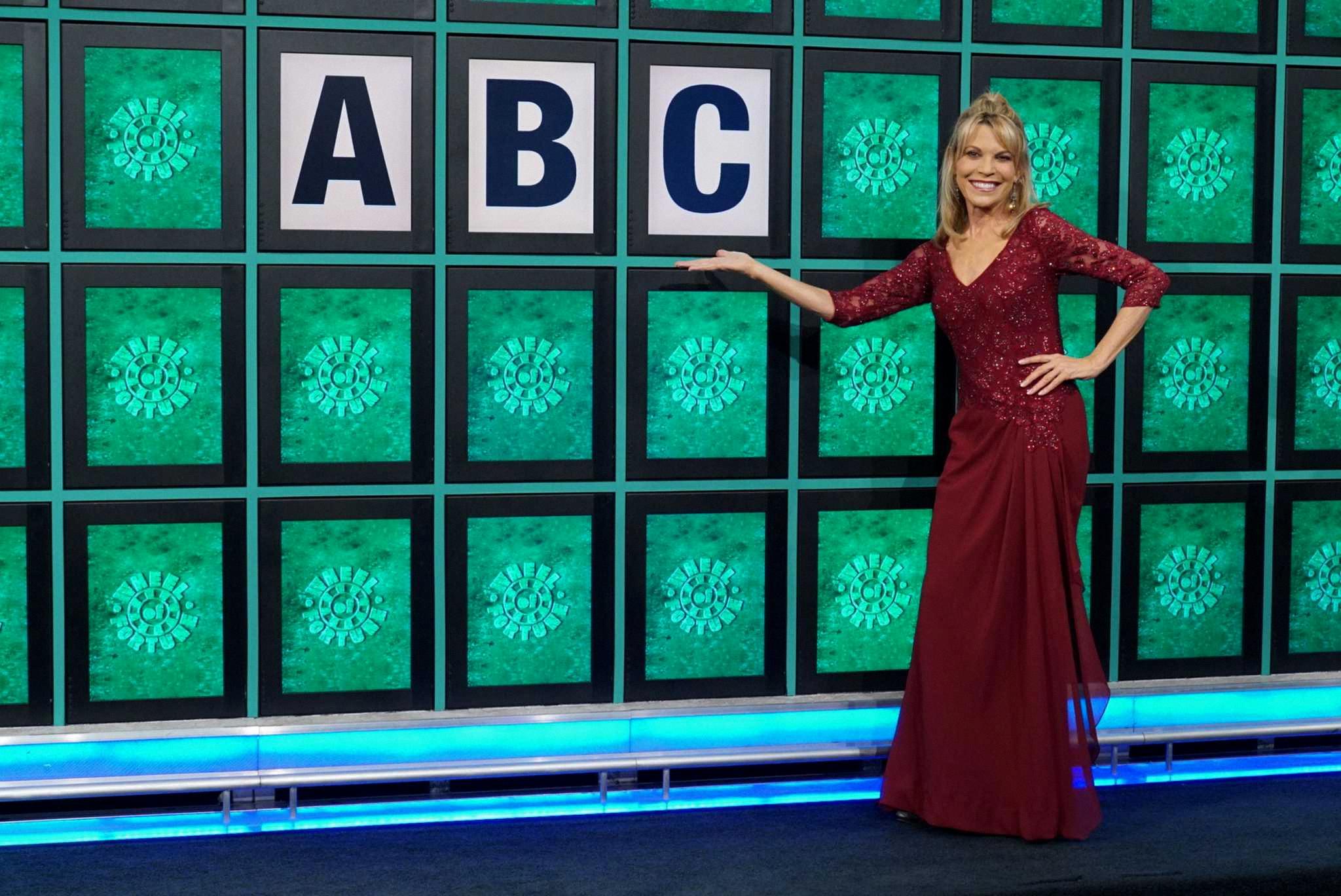 did vanna white leave wheel of fortune