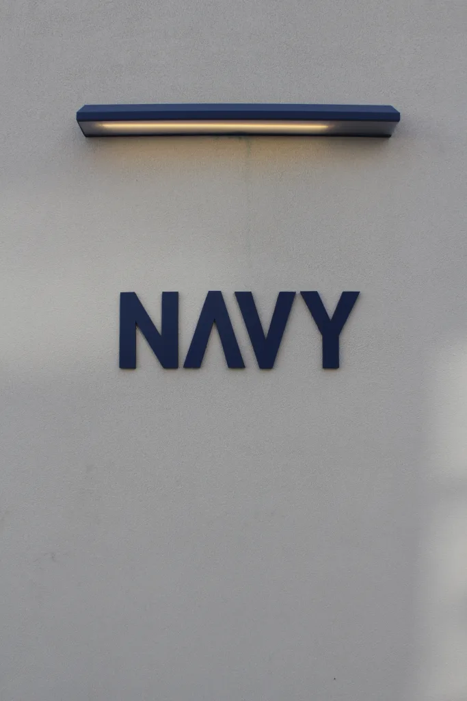 navy 1673950267