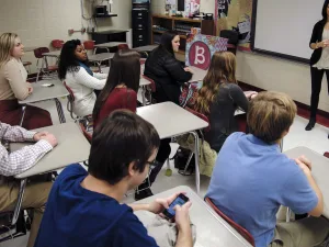 students using phone in class 1674913741