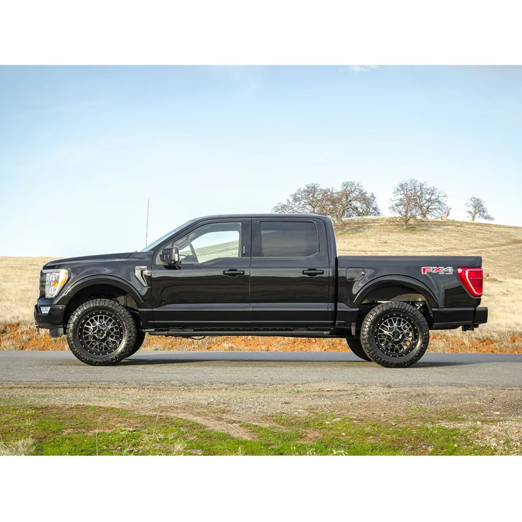 truck with leveling kit 1675105566