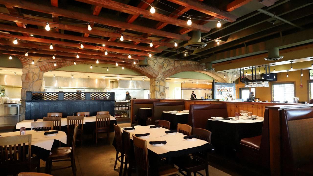 Did Romano's Macaroni Grill Close Its Doors?