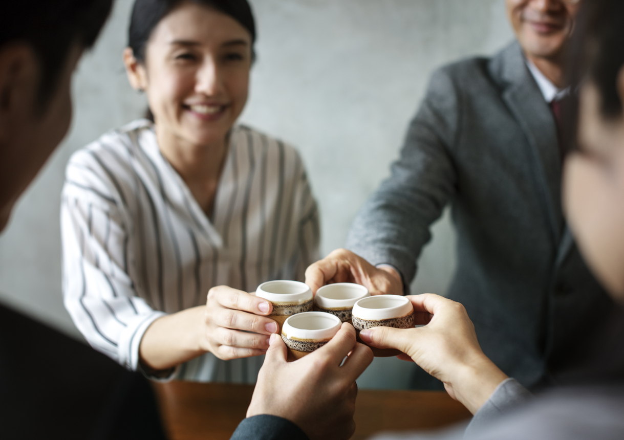 Say 'Geonbae' A Guide to Cheers in Korean