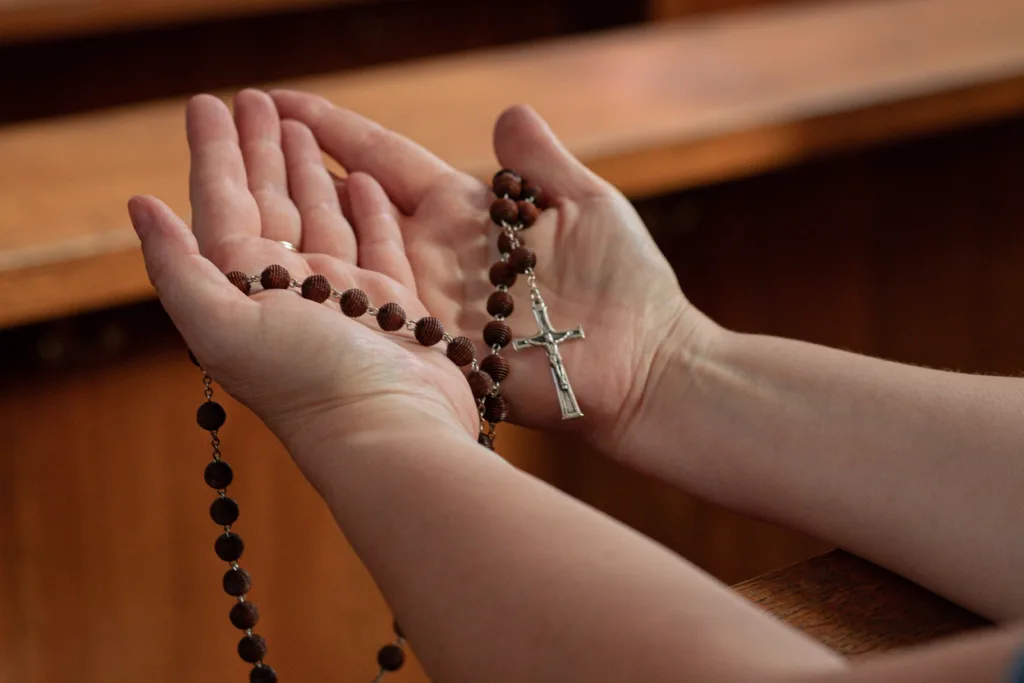 rosary pray 1676448498