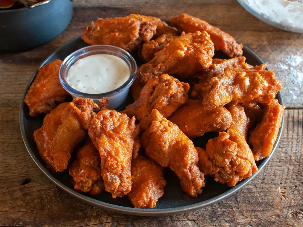 hooters spicy wings 1681576066