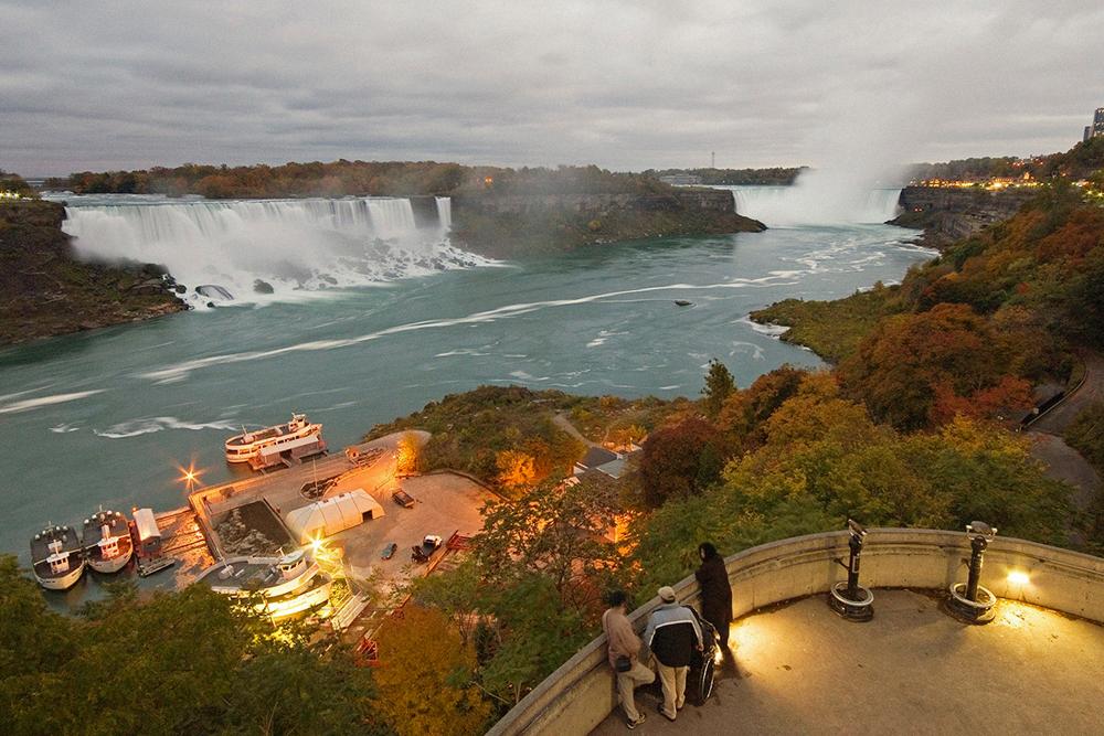 how deep niagara falls