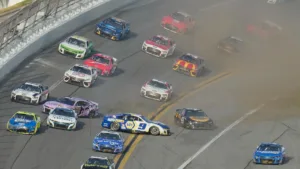 how many stages in daytona 500 1 1