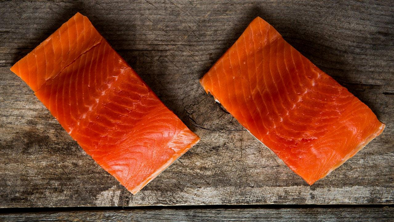 how to thaw salmon quickly