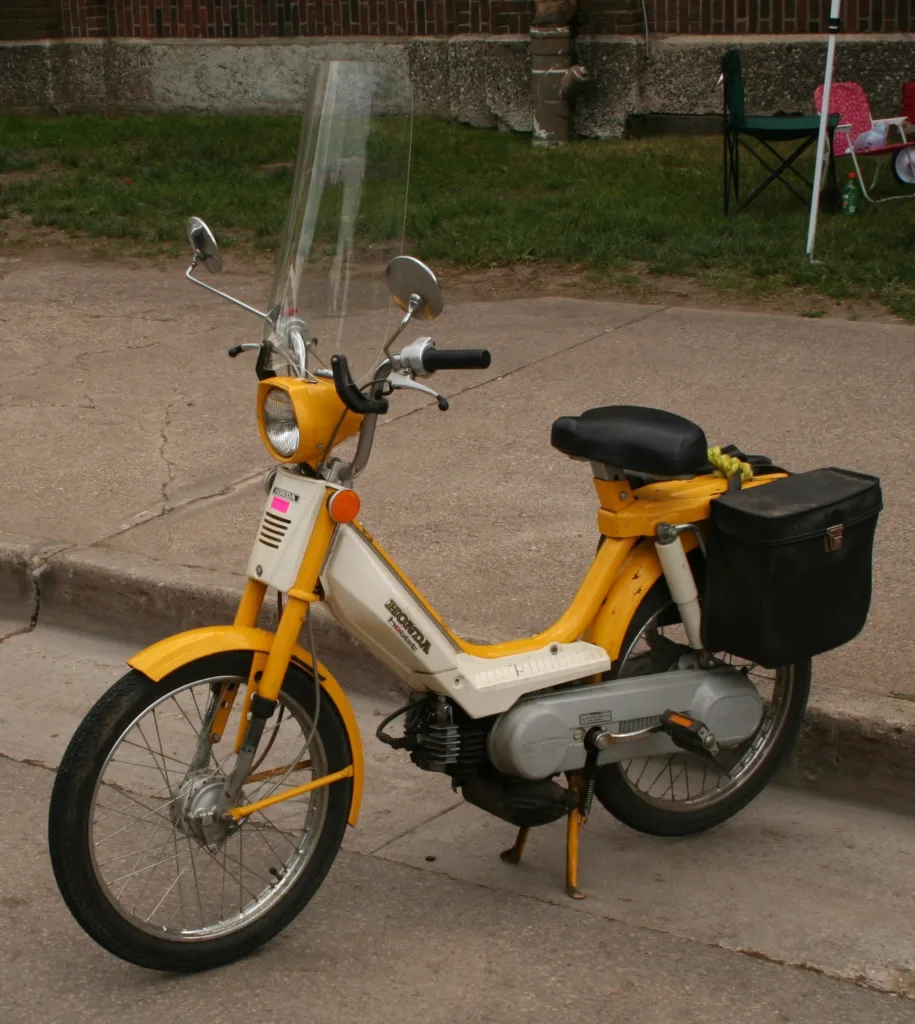 moped 1682059864
