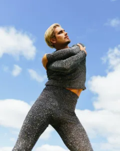 Kiel Tutin 1684401284