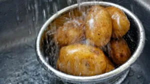 how to wash potatoes 1