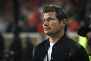 nick lachey football 1685130534