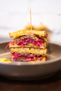 reuben sandwich 1685270554