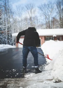 shovel snow 1683972753