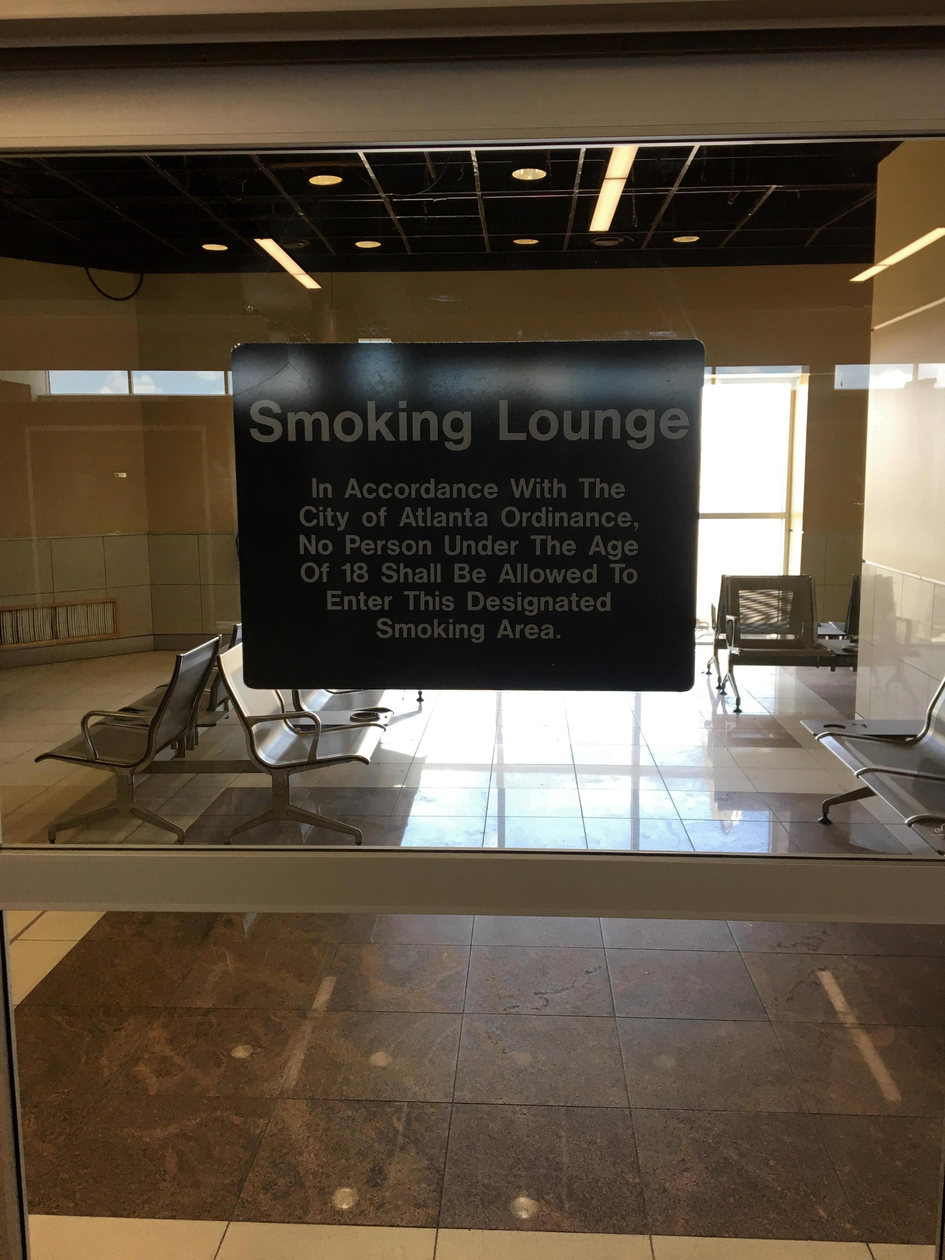 smoke in atlanta airport