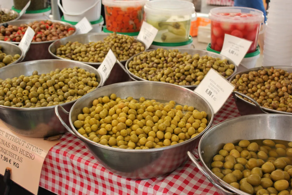 pitted olives 1685698072
