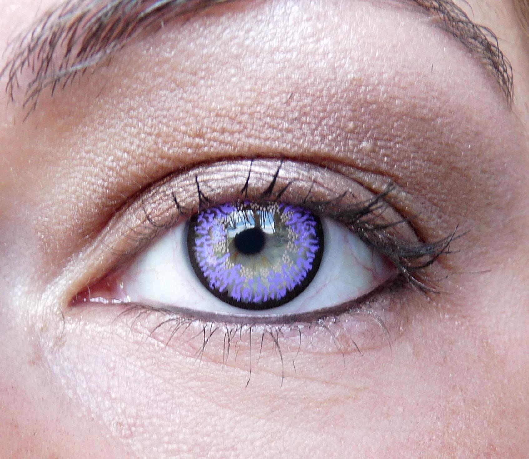 vibrant violet eyes