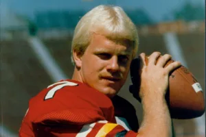 Boomer Esiason 1690624436