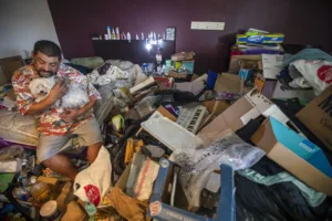 hoarders 1689326447