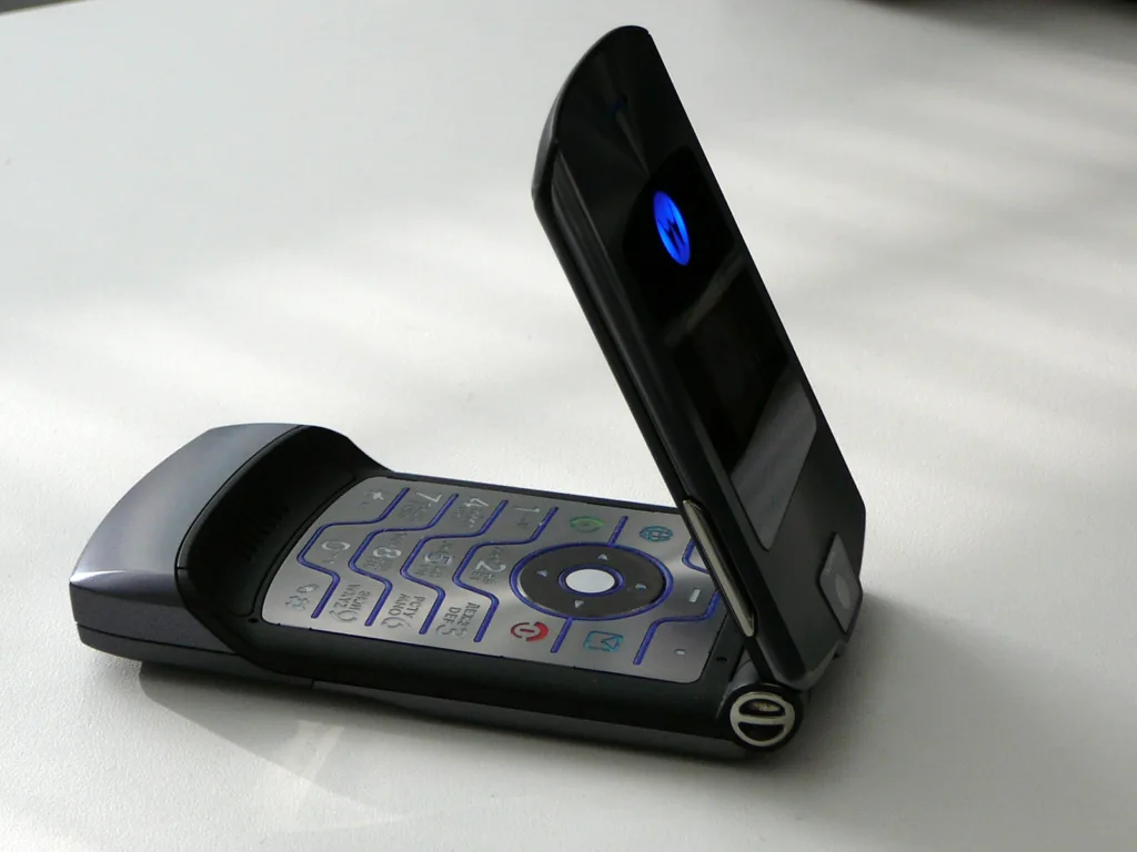 motorola razr 1690623856