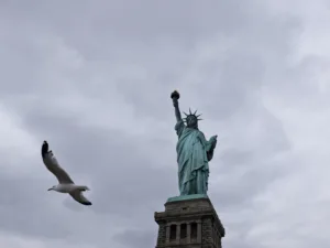 statue of liberty shackles 1