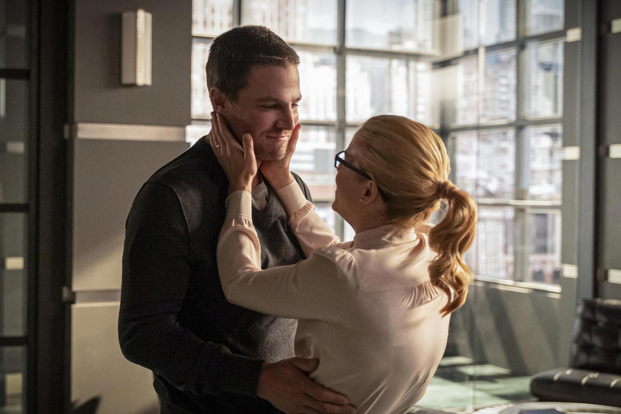 when do oliver and felicity get together