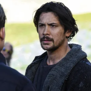 when does bellamy die 1 1