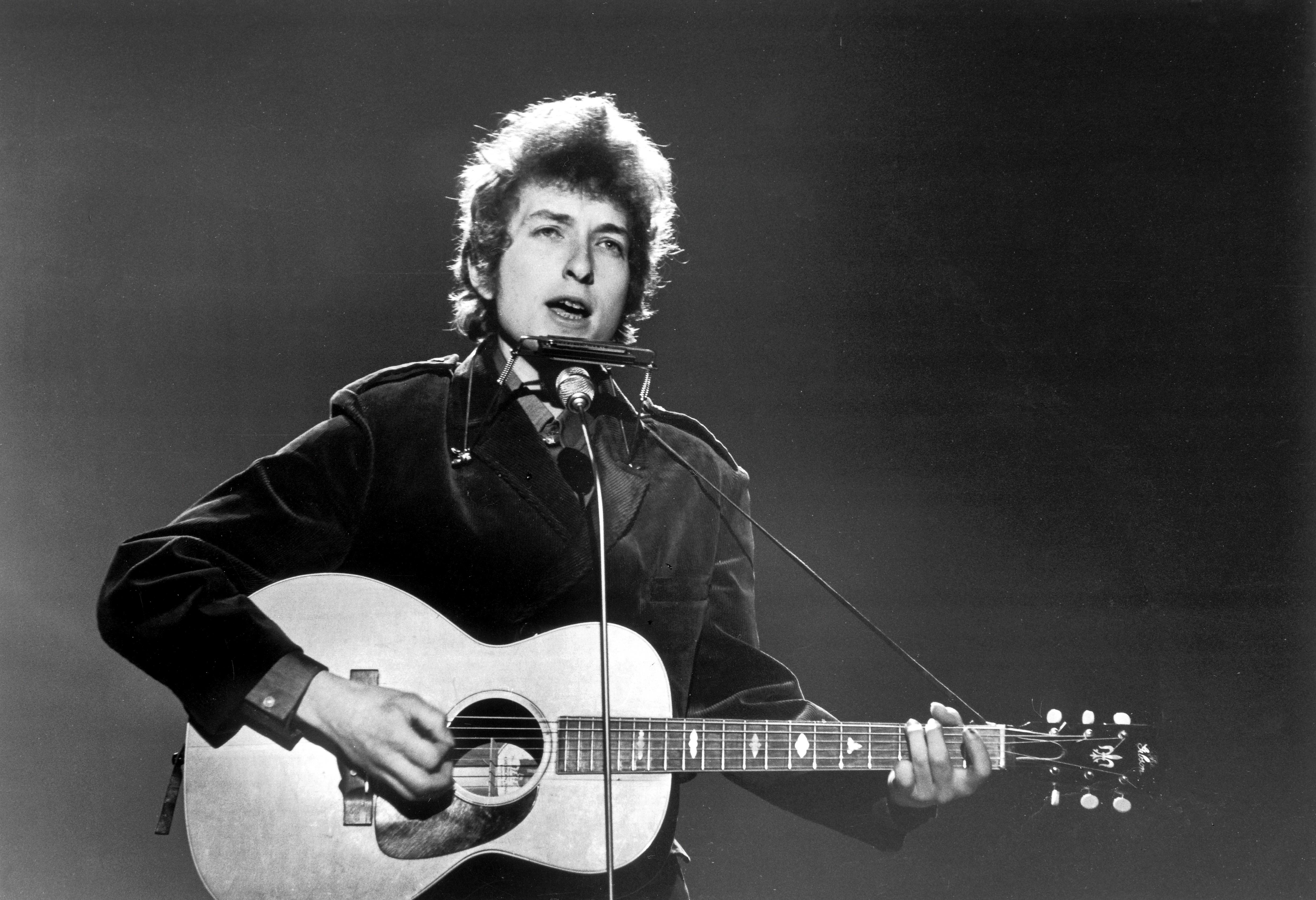 where does bob dylan live