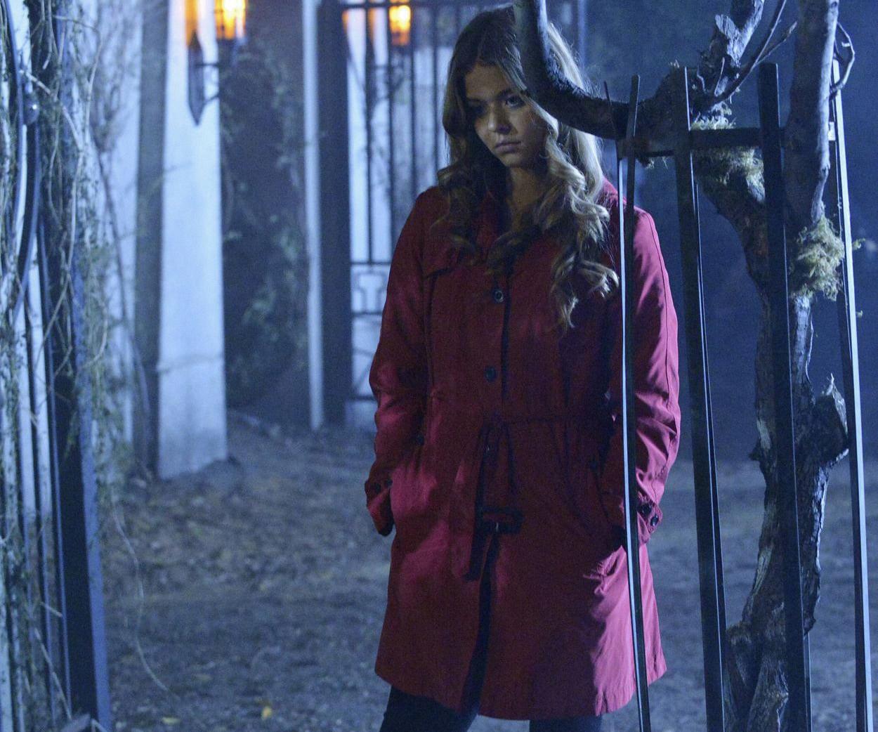 who is red coat in pll