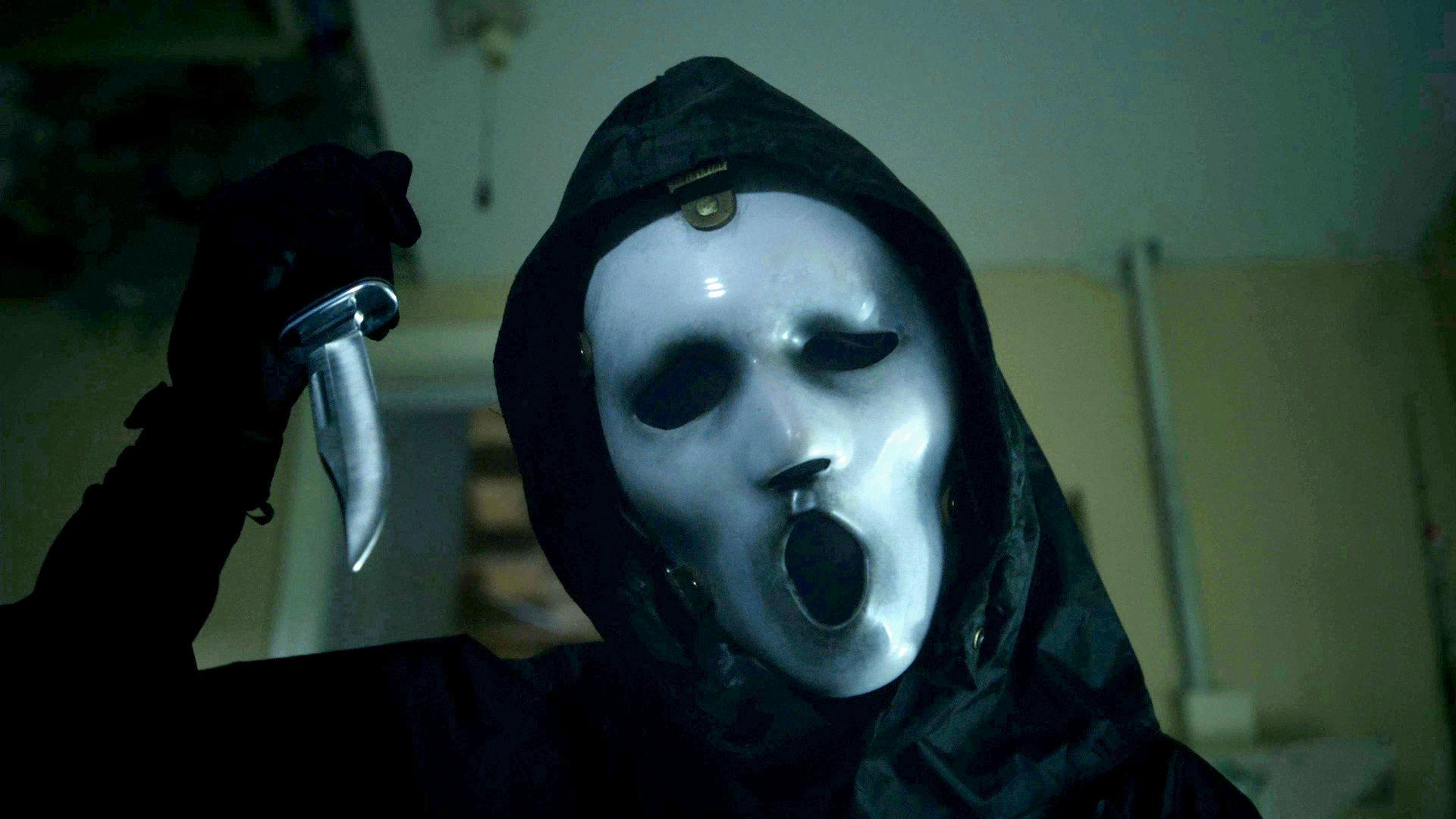 who is the killer in scream season 2