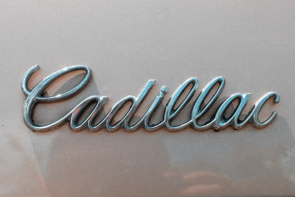 Cadillac 1694678574