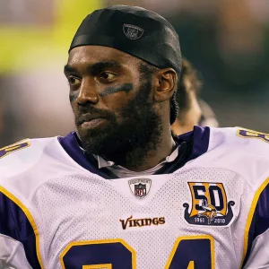 randy moss football 1693678929