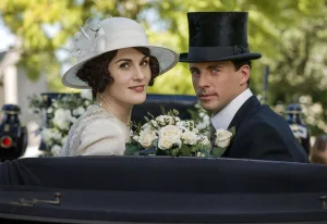 who does mary marry in downton abbey 1