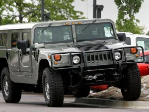 who makes hummer 1