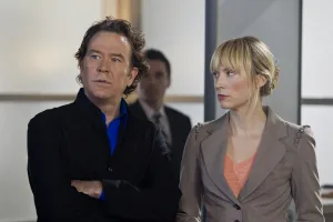 why is tim hutton not returning to leverage 1